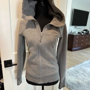Lulu lemon grey scuba zip up hoodie size 4